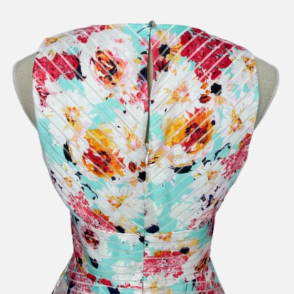 RW&CO Fit and Flare Floral Print Lined Sleeveless Dress Size 6 EUC - Picture 5 of 10